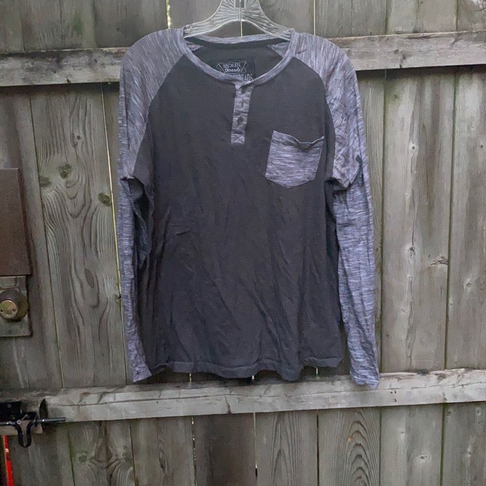 Broken Threads Gray Long sleeve tee sz. L